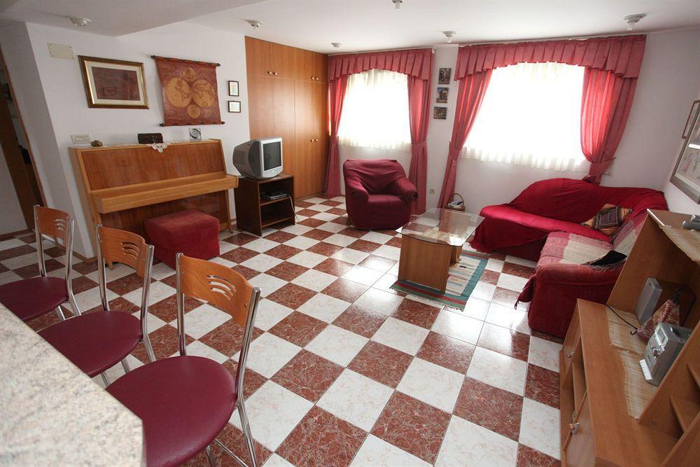 Split Apartments Peric Luaran gambar