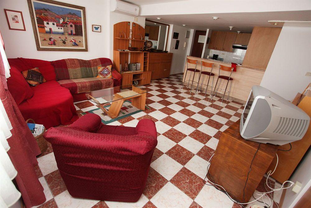 Split Apartments Peric Luaran gambar