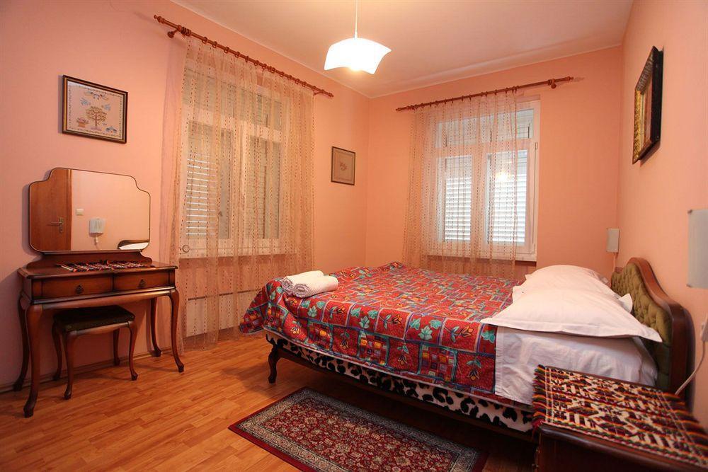 Split Apartments Peric Luaran gambar