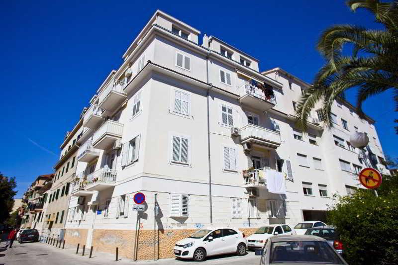 Split Apartments Peric Luaran gambar