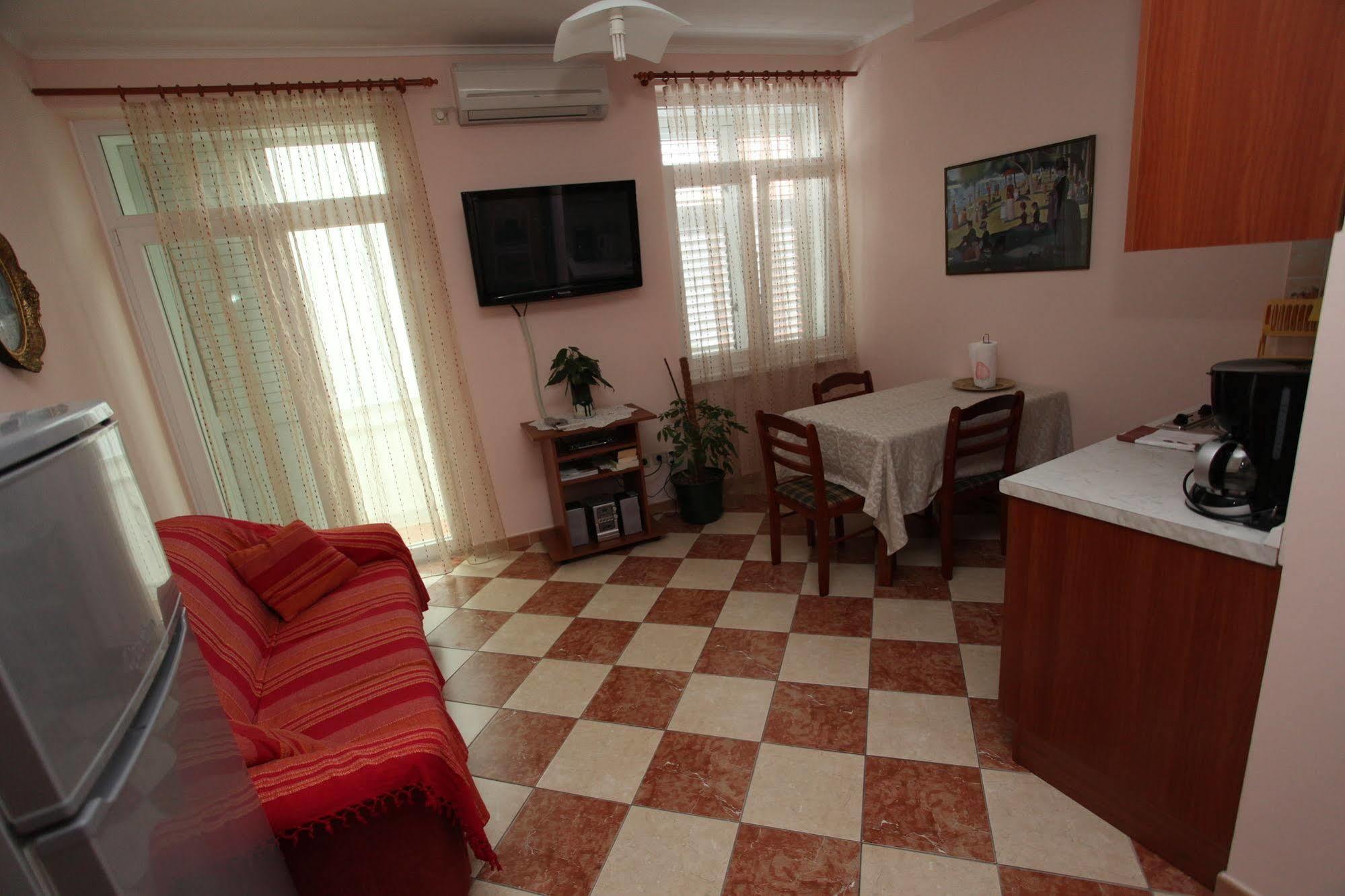 Split Apartments Peric Luaran gambar