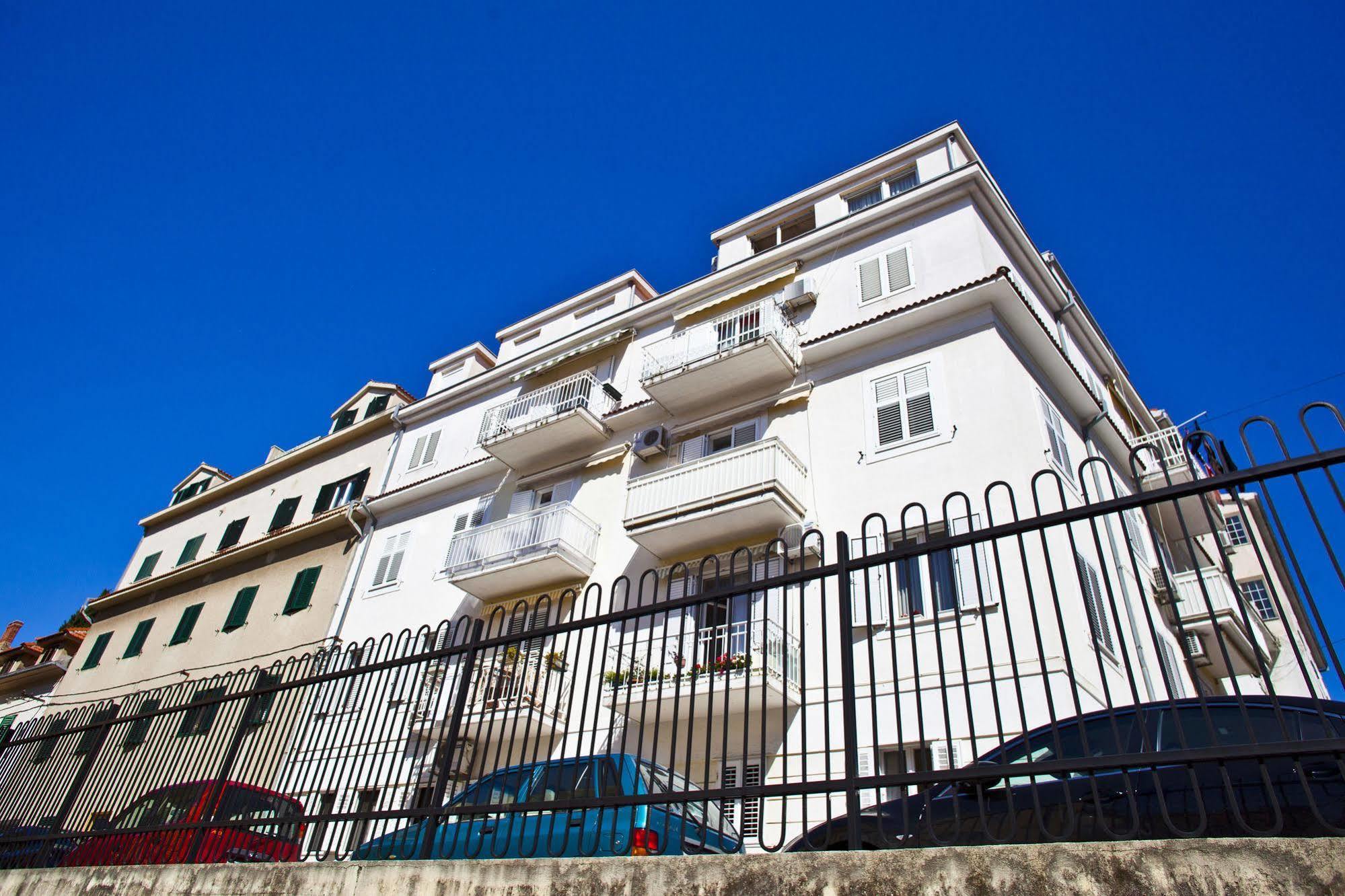 Split Apartments Peric Luaran gambar