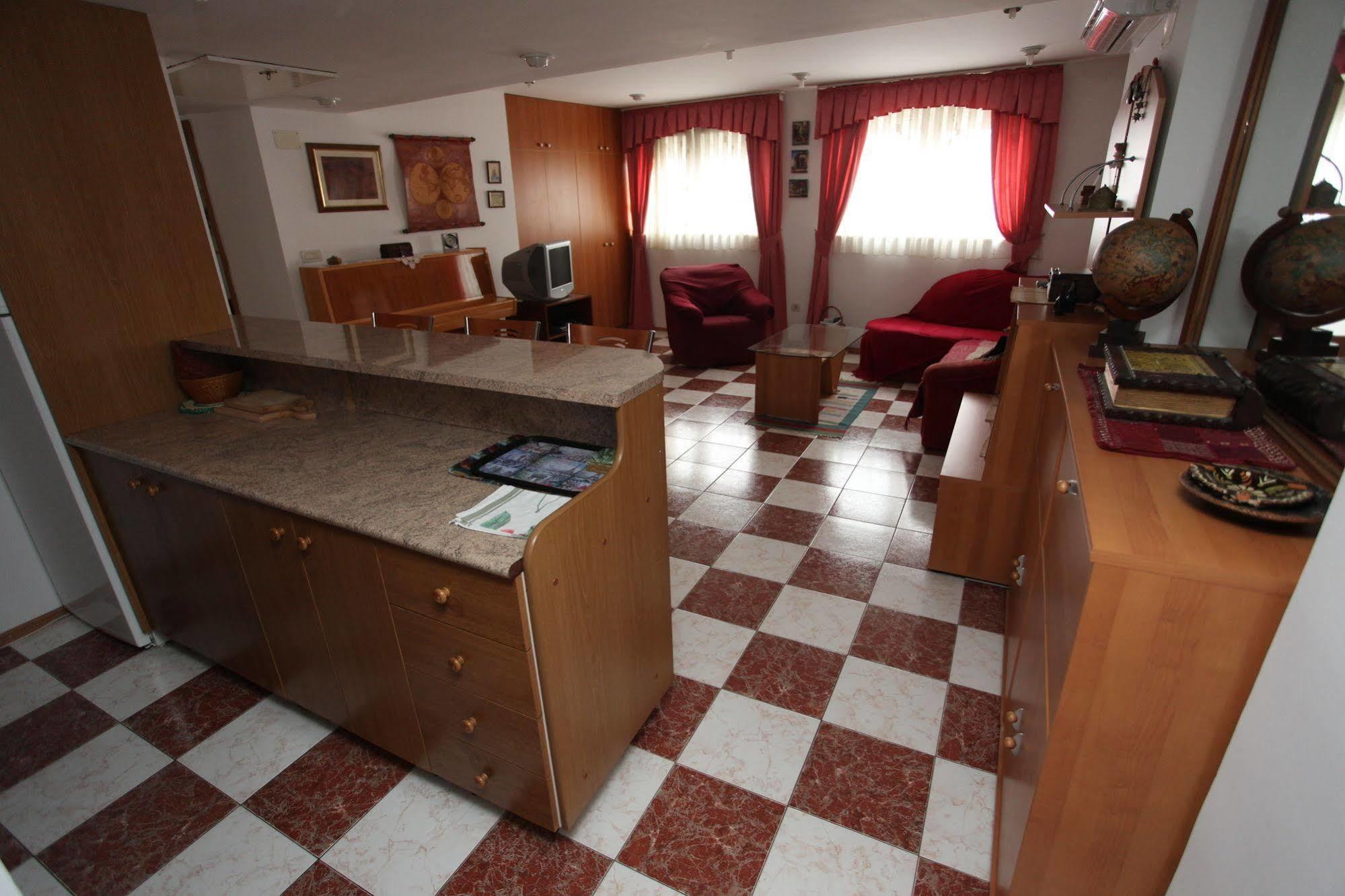 Split Apartments Peric Luaran gambar