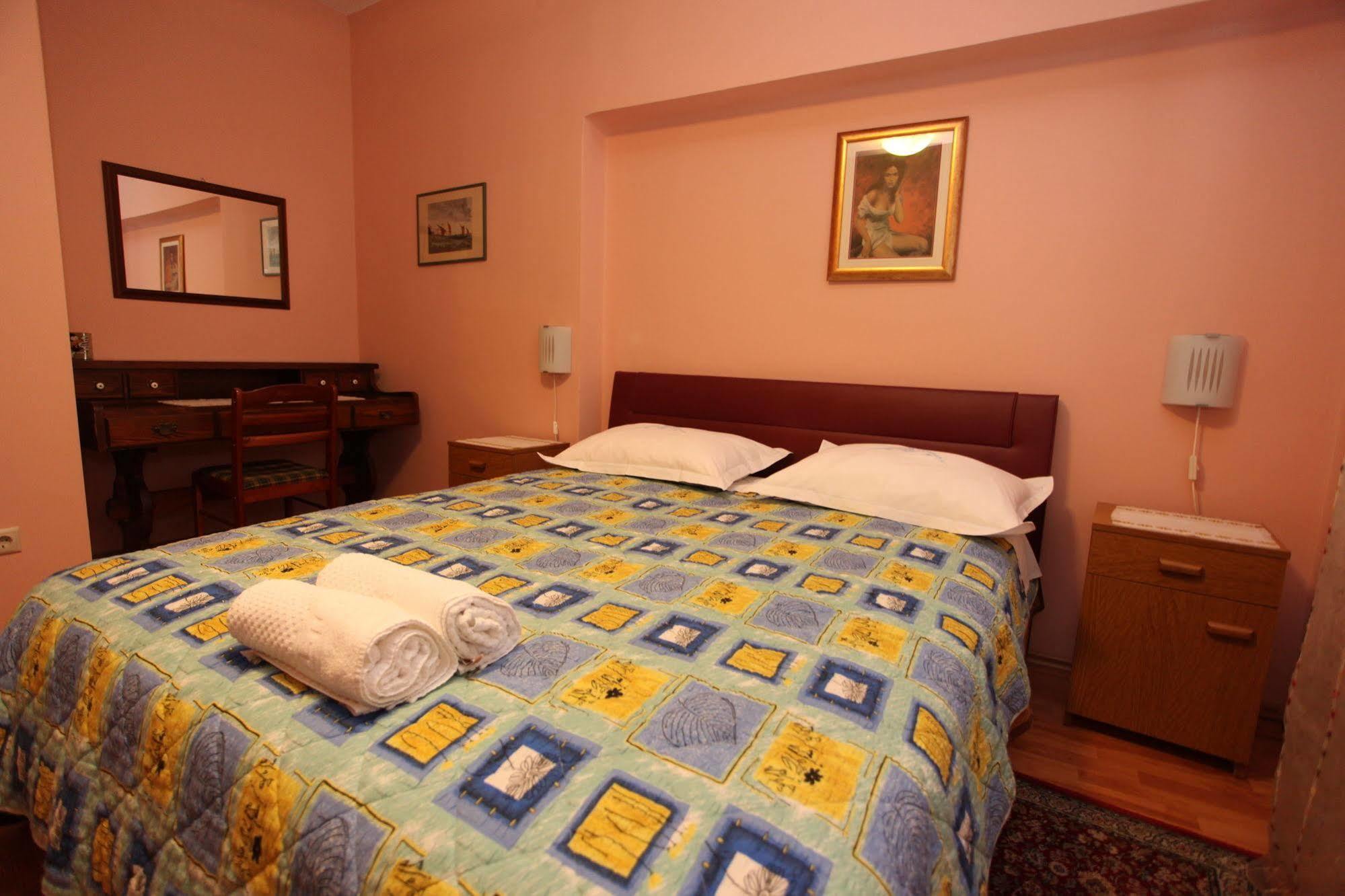 Split Apartments Peric Luaran gambar